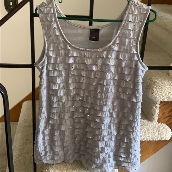 Size L Gray Ruffled Sparkly Tank - Picture 4 of 4